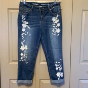 Women’s cuffed capris